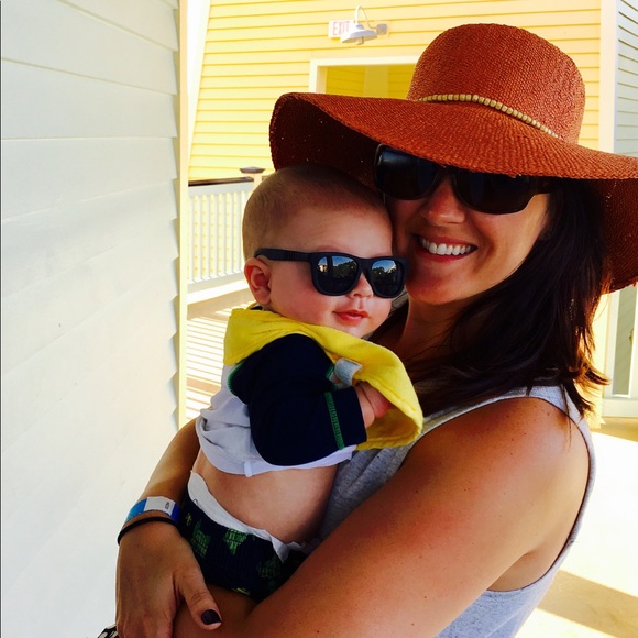 Meet your Posher, Tosha - Picture 5 of 8