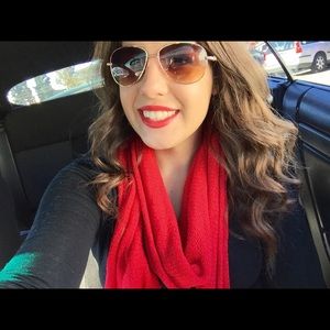 Meet your Posher, Arielle