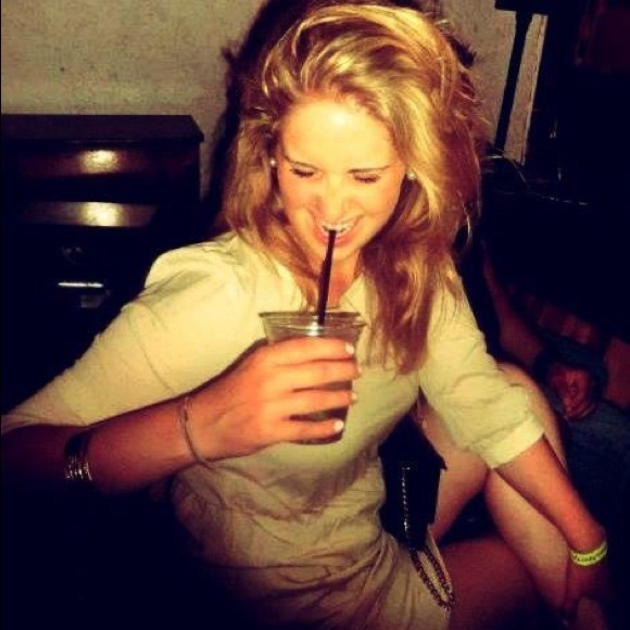 Meet your Posher, Maggie - Picture 2 of 4