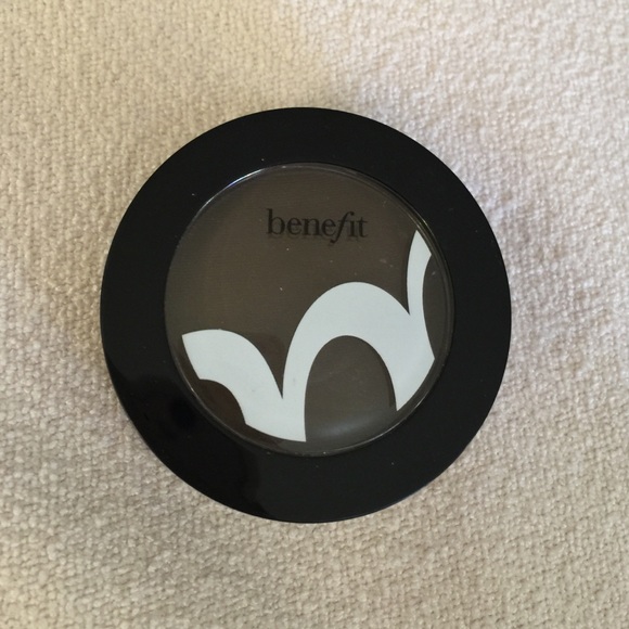 Benefit eyeshadow