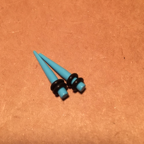 8g Gauges