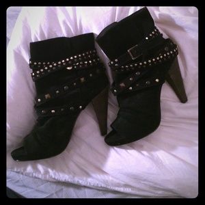 Steve Madden open toed booties