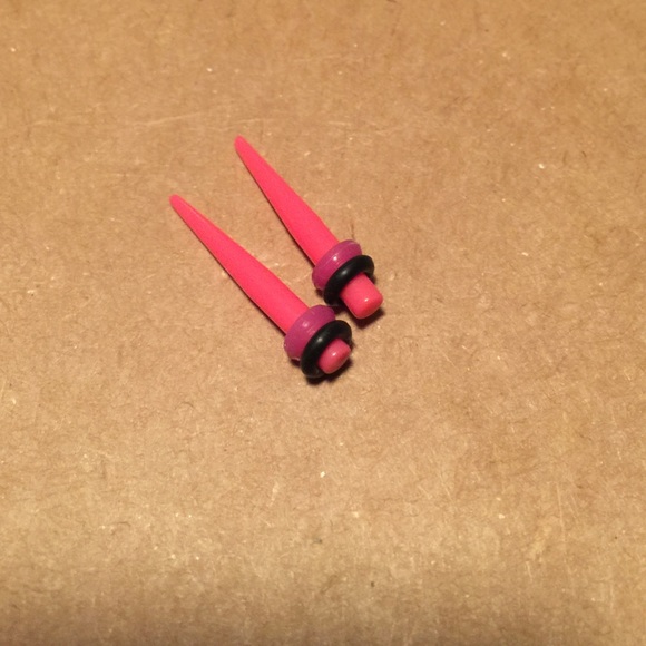8g Gauges - Picture 1 of 1