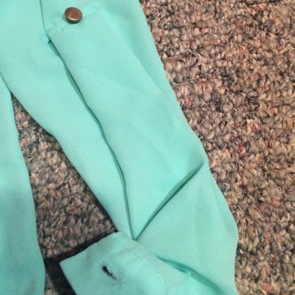 Cute Top - Picture 3 of 3