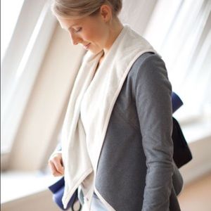 Lululemon presence of mind wrap