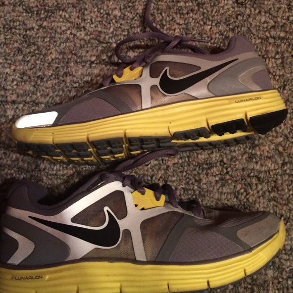 Nike Shoes - Picture 2 of 4