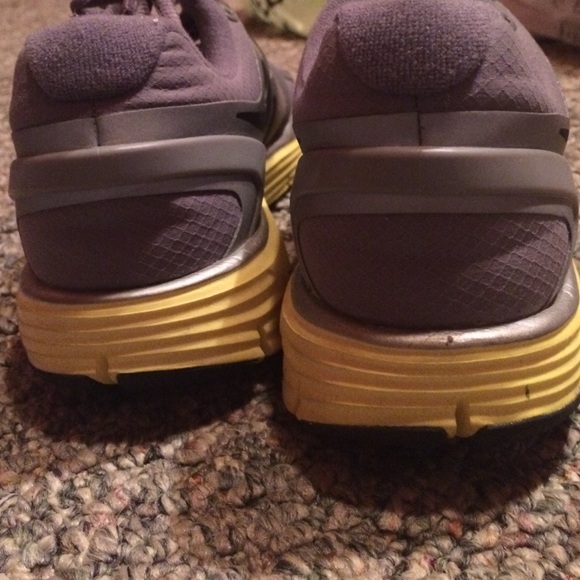 Nike Shoes - Picture 3 of 4