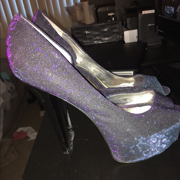 Heels - Picture 2 of 4