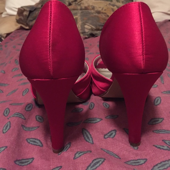 Red heels - Picture 3 of 4