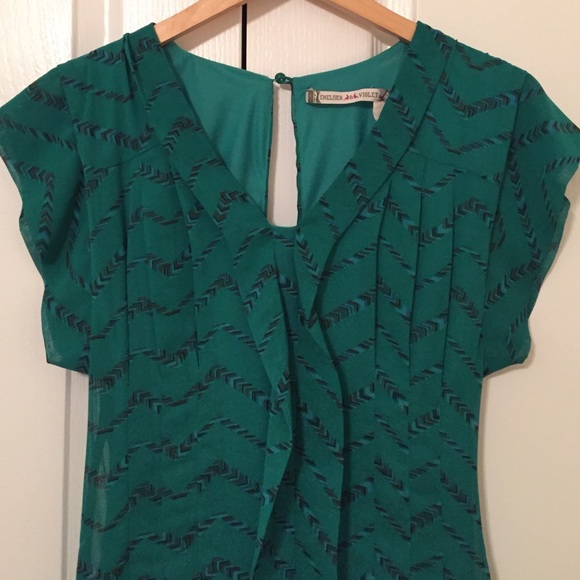 {{ SOLD }} chelsea & violet | emerald dress - Picture 2 of 4