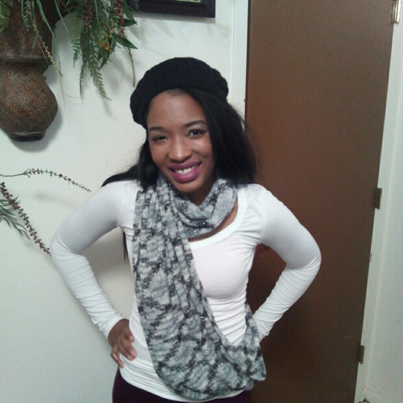 Gorgeous Multi-reversible Scarf - Picture 4 of 4