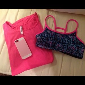 Let's bundle! Sports bra, and shirt💗