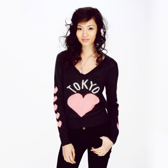 🚫SOLD🚫 Wildfox Tokyo Love Party V-Neck Sweater