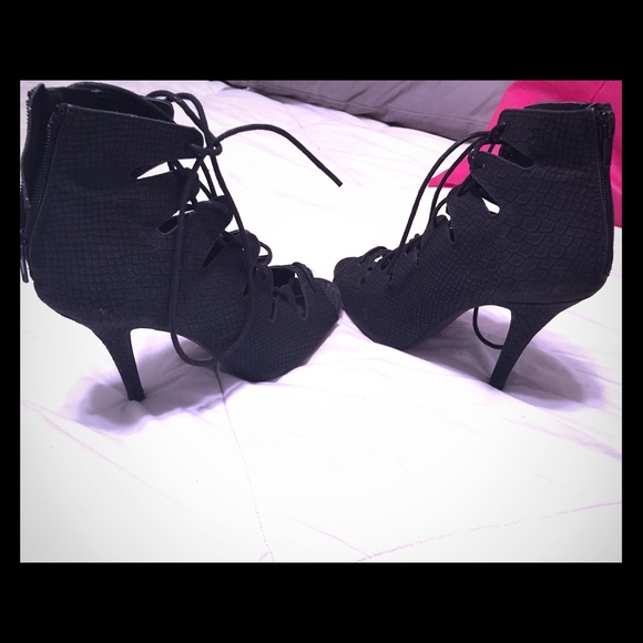 Wild Diva Lace up black heels