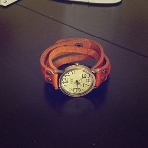 Quarts women watch