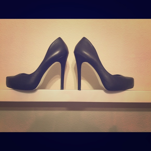 Jessica Simpson heels