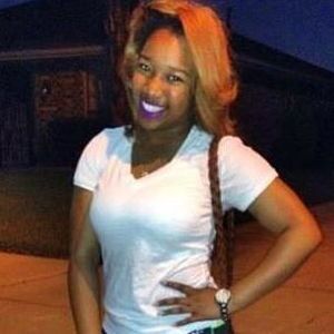 Meet your Posher, Dee