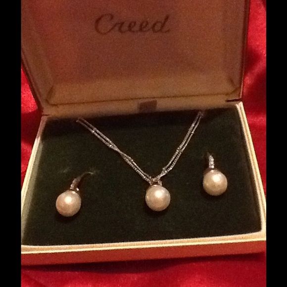 Vintage elegant single pearl necklace SOLD!