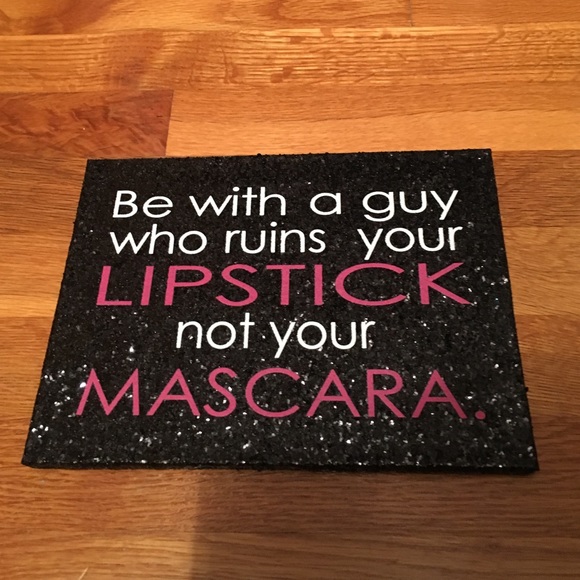 Sparkly canvas wall decor