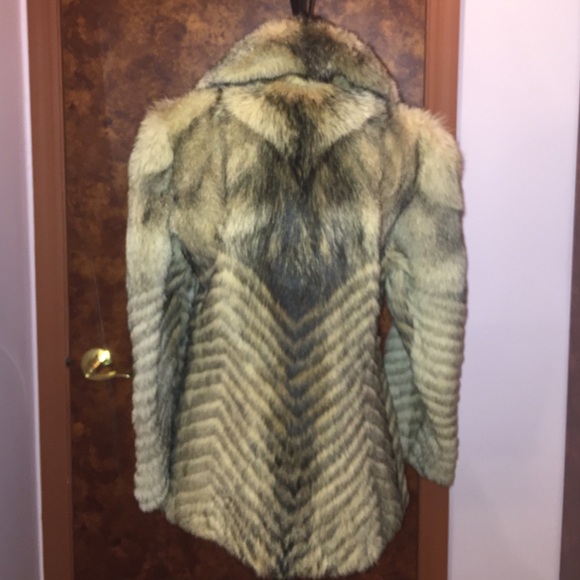 Fur jacket - Picture 3 of 3