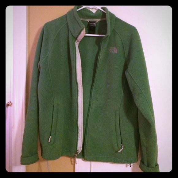 Like new Medium NF fleece but fits like SM.