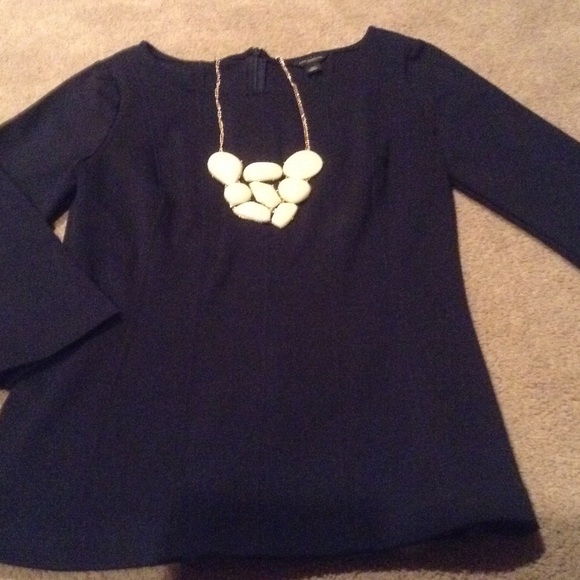 Ann Taylor shell, 3/4 length sleeve.