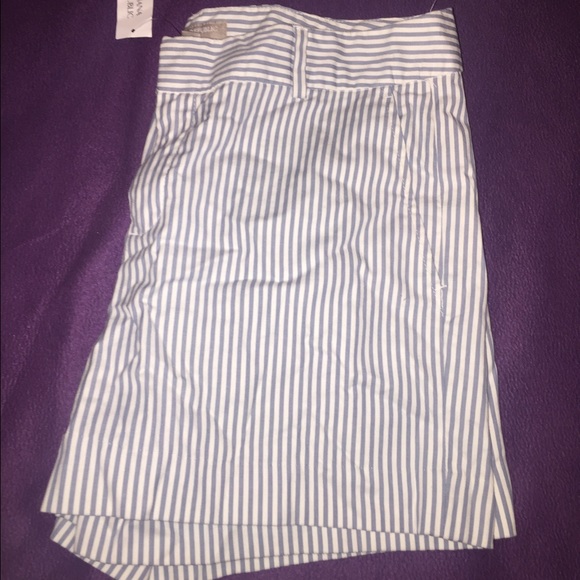 Shorts - Picture 2 of 3