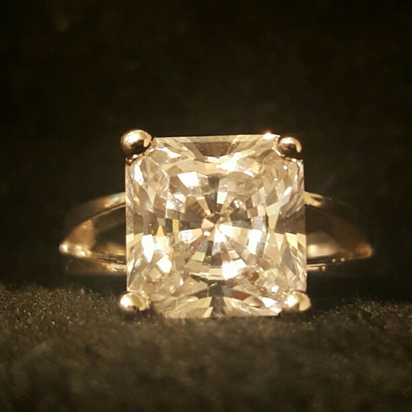 Silver CZ solitaire ring -size 6