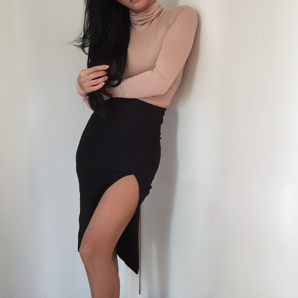 SOLD OUT // "White* High Slit Midi Skirt" - Picture 4 of 4