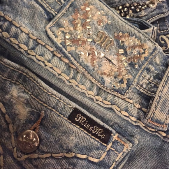 Size 26 miss me jeans 😊 - Picture 2 of 4