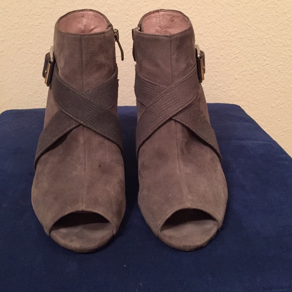 Vince Camuto Shoes - Vince Camuto Gray Suede Wedge Bootie Size 7 Vince Camuto Shoes - Vince Camuto Gray Suede Wedge Bootie Size 7
