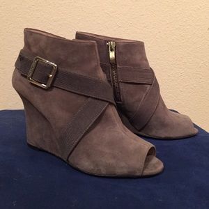Vince Camuto Shoes - Vince Camuto Gray Suede Wedge Bootie Size 7 Vince Camuto Shoes - Vince Camuto Gray Suede Wedge Bootie Size 7