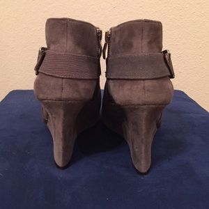 Vince Camuto Shoes - Vince Camuto Gray Suede Wedge Bootie Size 7 Vince Camuto Shoes - Vince Camuto Gray Suede Wedge Bootie Size 7