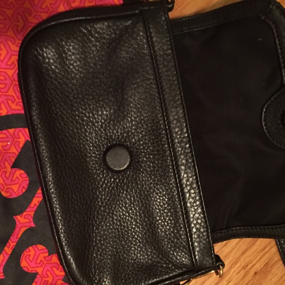 Tory Burch Amanda Crossbody - Picture 4 of 4