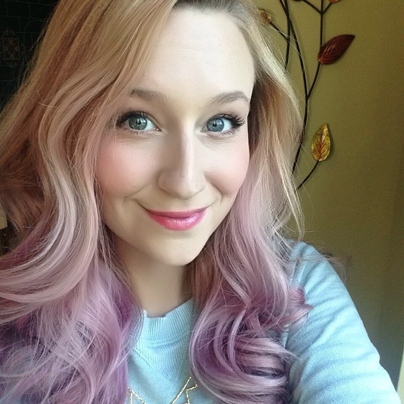 Meet your Posher, Courtney - Picture 3 of 4