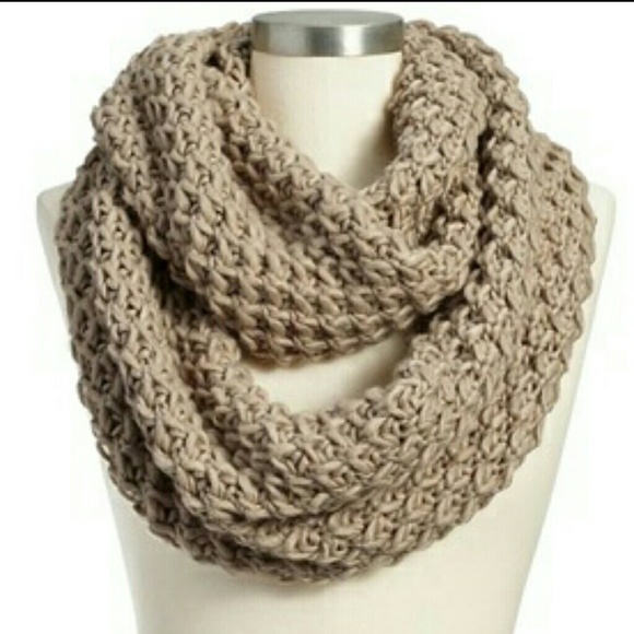 Beautiful, thick scarf!