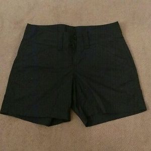 Black north face shorts