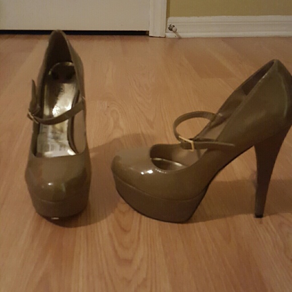 Shoes - Picture 2 of 3