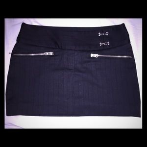 🎉SOLD🎉 Black pinstriped mini skirt