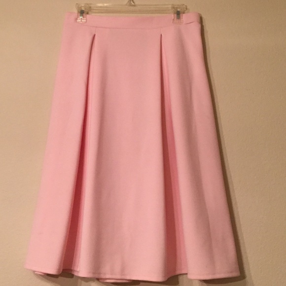 Dorothy Perkins Skirts - Light Pink Midi Skirt Size 8 Dorothy Perkins Skirts - Light Pink Midi Skirt Size 8
