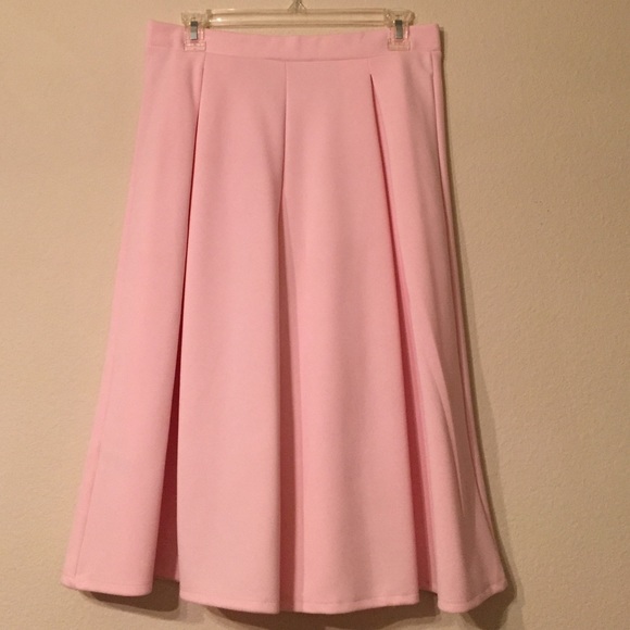 Dorothy Perkins Skirts - Light Pink Midi Skirt Size 8 Dorothy Perkins Skirts - Light Pink Midi Skirt Size 8