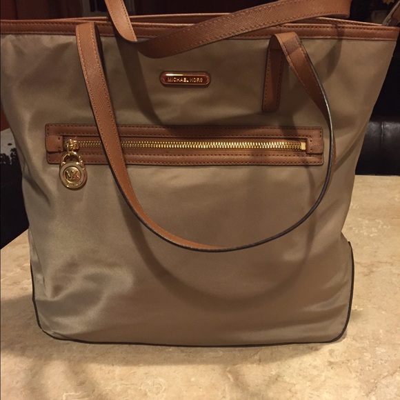 Michael Kors Purse - Picture 3 of 4
