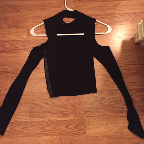 GUESS top - Picture 3 of 3