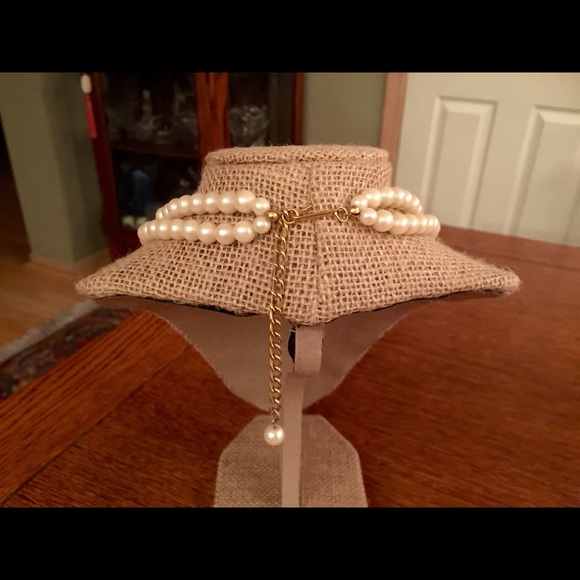 ‼️‼️GIFTED‼️‼️PEARL NECKLACE HOOK CLOSURE - Picture 2 of 2