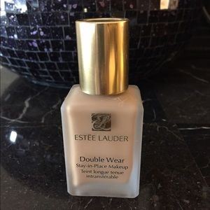 Estée Lauder double wear foundation