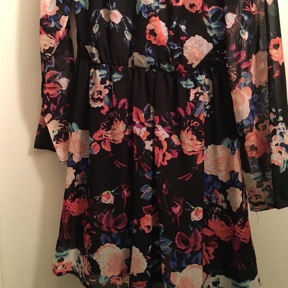 Long sleeve floral dress - Picture 4 of 4