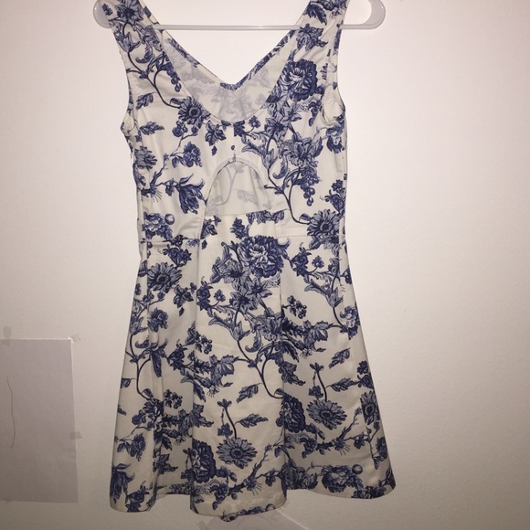 Dress - Picture 2 of 2
