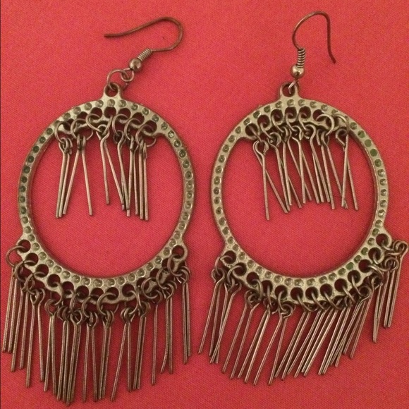 Jewelry - Picture 3 of 4