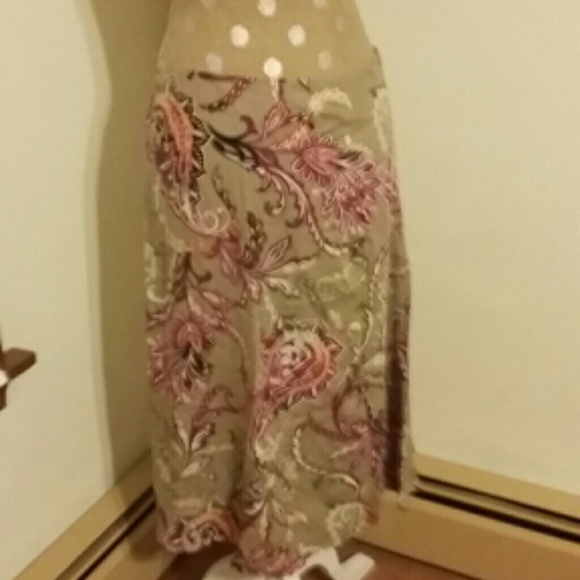 Mid length patterned skirt