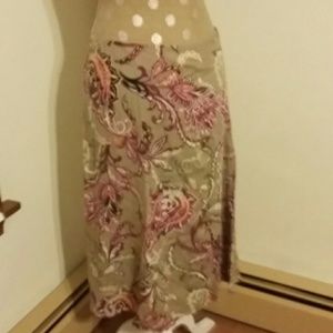 Mid length patterned skirt